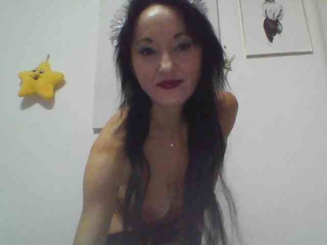 MilfSindy webcam