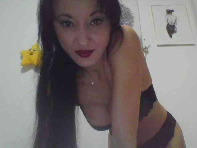MilfSindy webcam