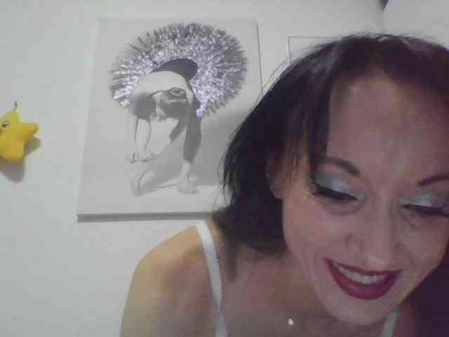 MilfSindy webcam
