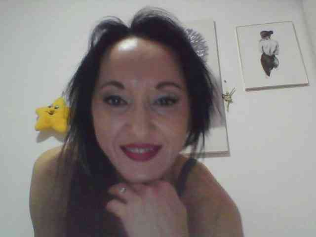 MilfSindy webcam