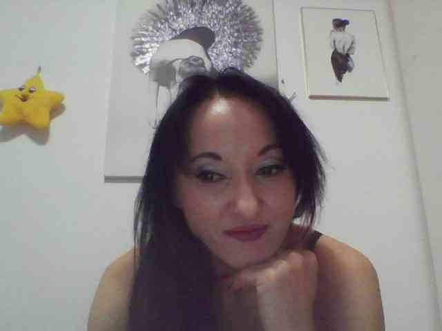 MilfSindy webcam