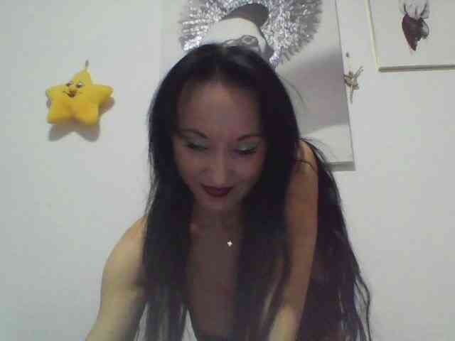 MilfSindy webcam