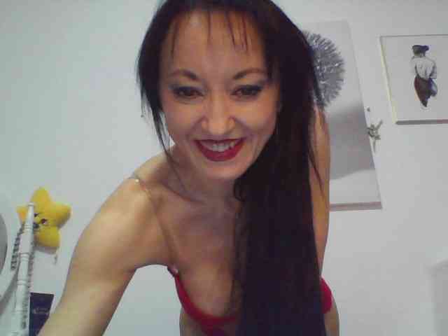 MilfSindy Live Webcam on BongaCams