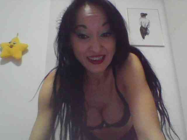 MilfSindy webcam