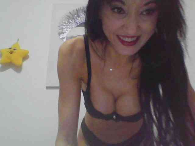MilfSindy webcam