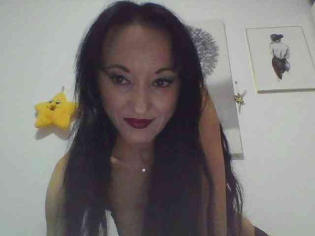 MilfSindy webcam