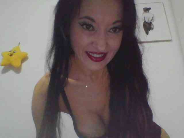 MilfSindy webcam