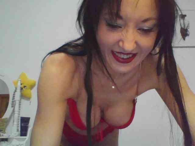 MilfSindy webcam