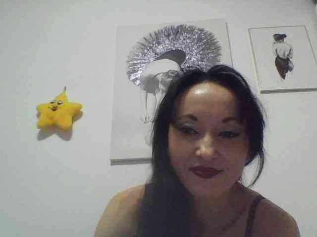 MilfSindy webcam