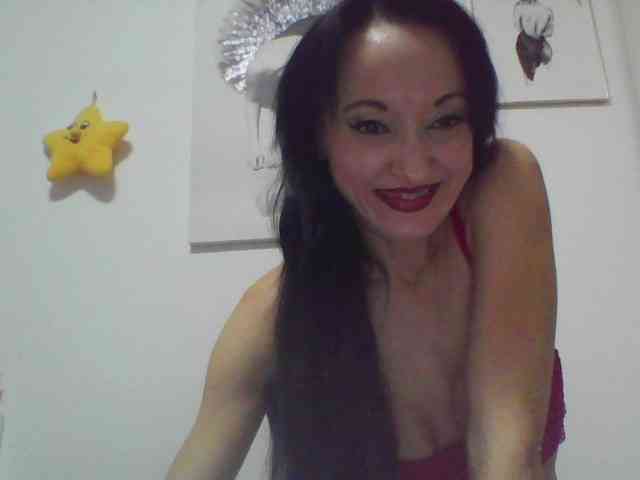 MilfSindy webcam