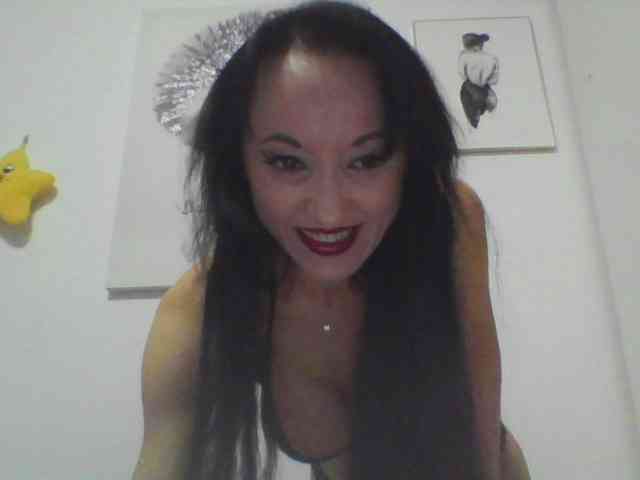 MilfSindy webcam