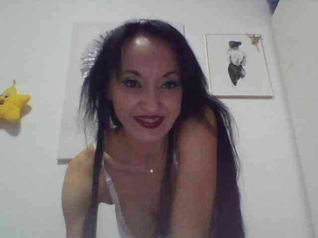 MilfSindy webcam