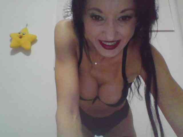 MilfSindy webcam