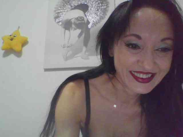 MilfSindy webcam