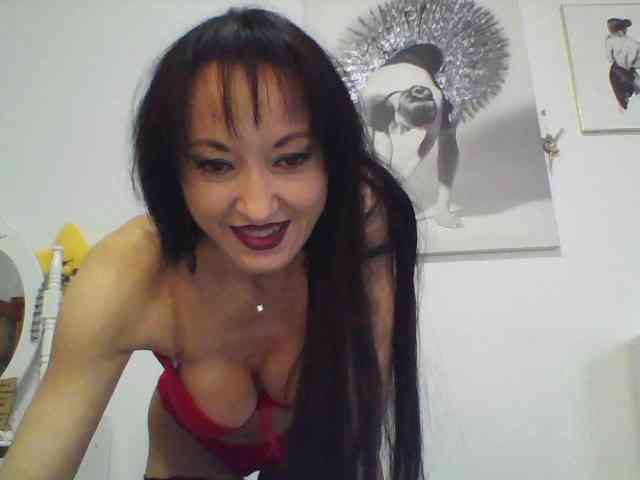 MilfSindy webcam
