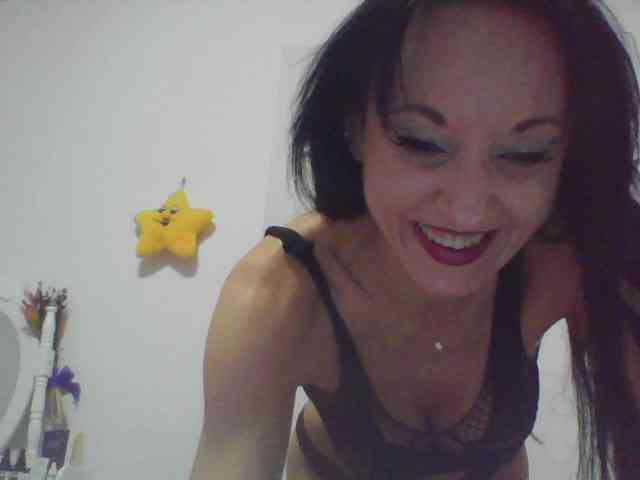 MilfSindy webcam