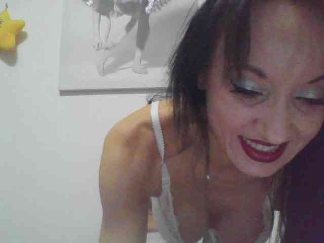 MilfSindy webcam
