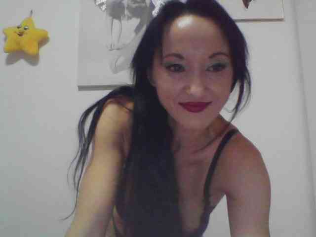 MilfSindy webcam