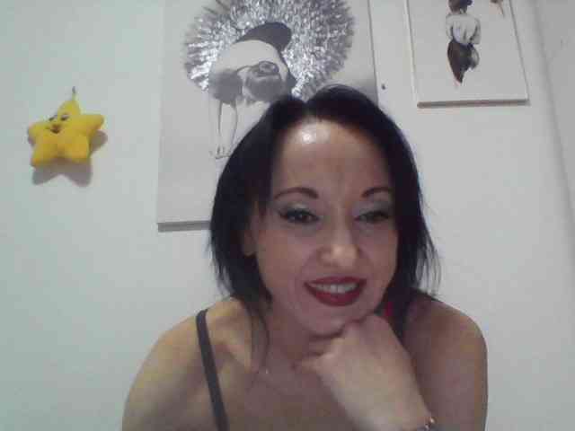 MilfSindy webcam