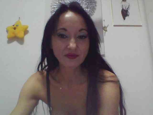 MilfSindy webcam