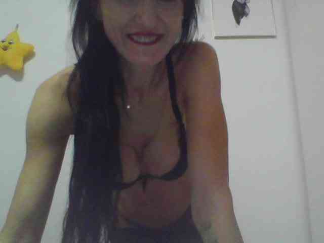 MilfSindy webcam