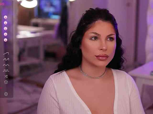 PlayfulAvalyn's webcam live show