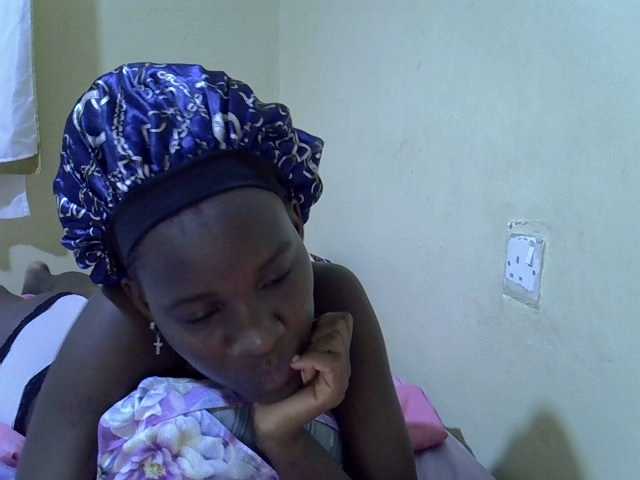 le modèle sexxy-maya1 est en webcam porno dans un show sur le site bongacams, il possède les tags suivants: Ebony,Brunette,Trimmed