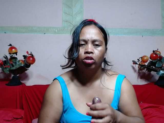 ElianeMiah's BongaCams show and profile