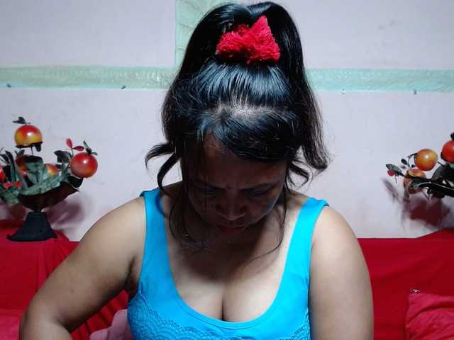 ElianeMiah's BongaCams show and profile