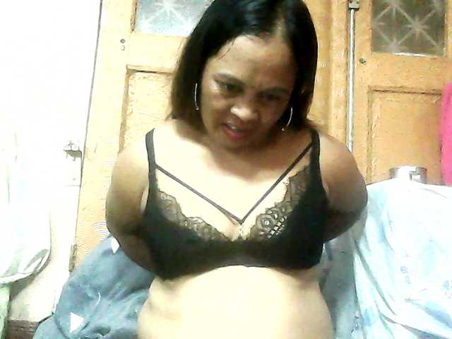 ElianeMiah's BongaCams show and profile