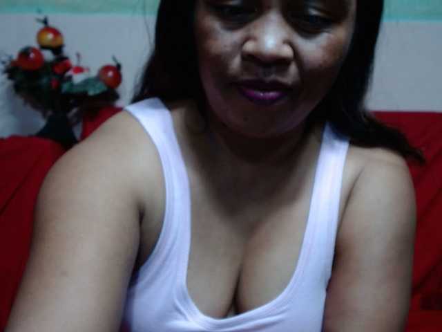 ElianeMiah's BongaCams show and profile