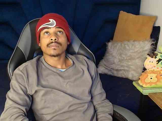 AxelLux Live Webcam on BongaCams