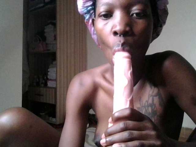 candyvibe's BongaCams show and profile