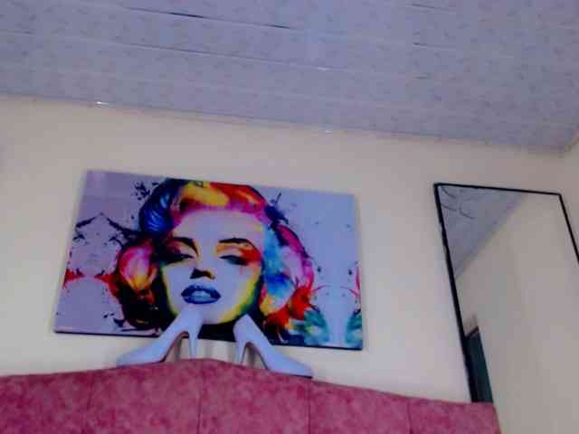 Eemilis Live Webcam on BongaCams