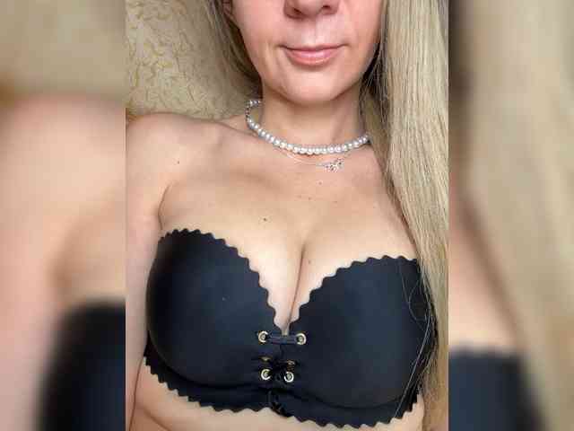 AnnaFlowers webcam