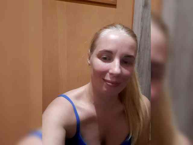 -nelya- webcam
