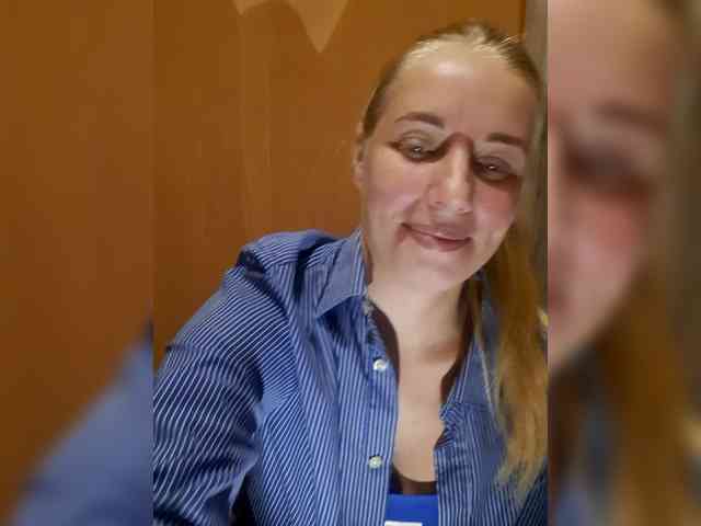 -nelya- webcam