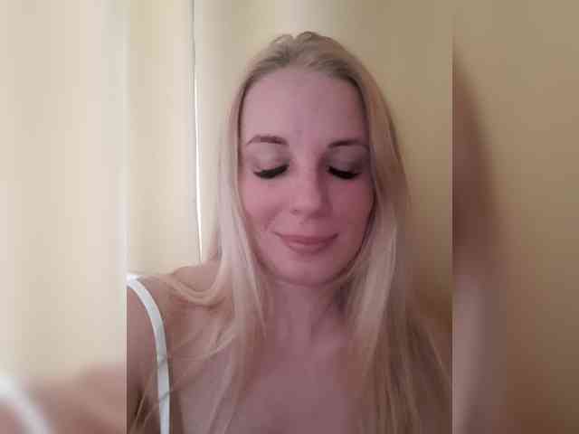 -nelya- webcam