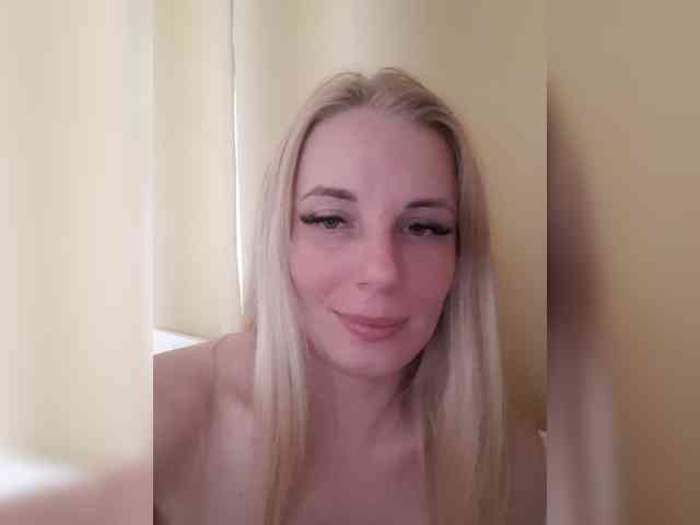 -nelya- webcam