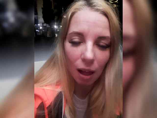 -nelya- webcam