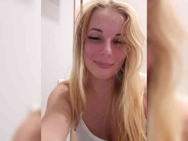-nelya- webcam