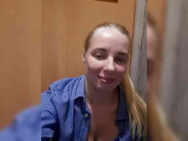 -nelya- webcam