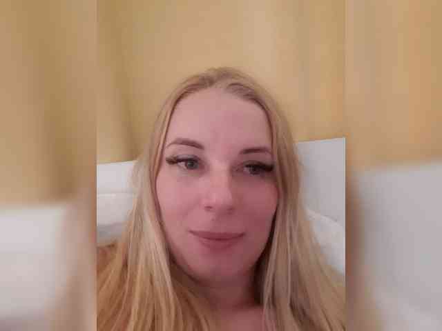-nelya- webcam