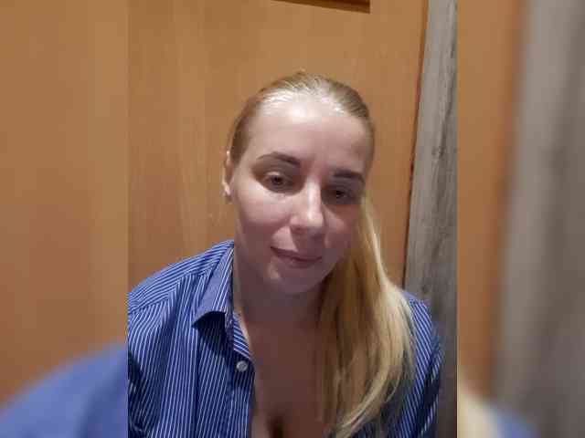 -nelya- webcam