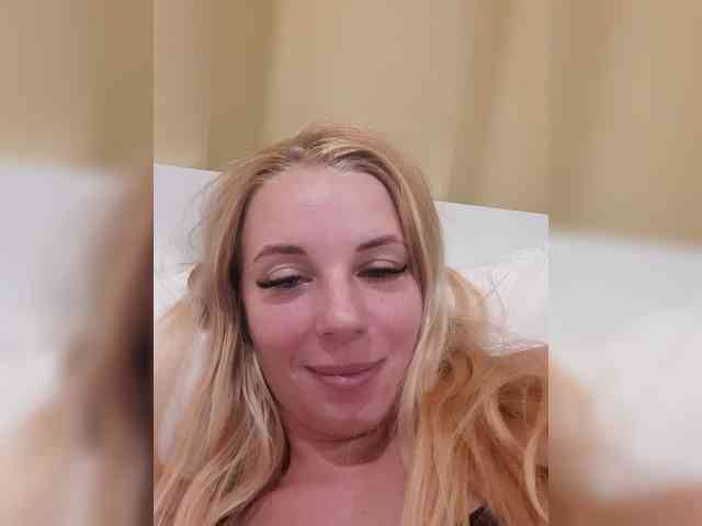 -nelya- webcam