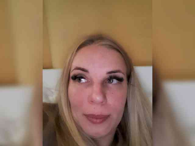 -nelya- webcam