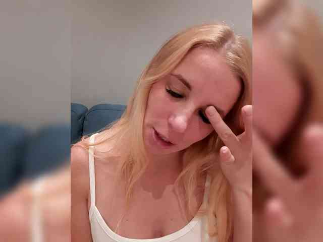 -nelya- webcam