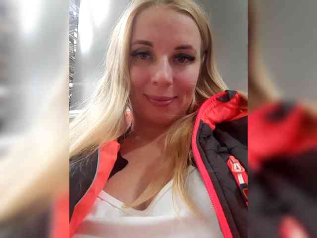 -nelya- webcam