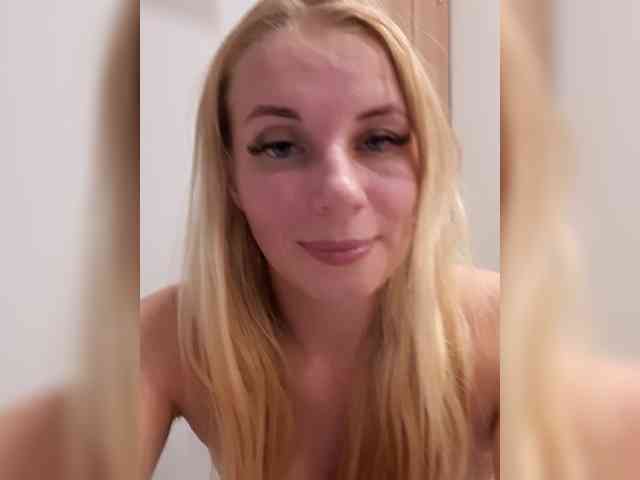 -nelya- webcam