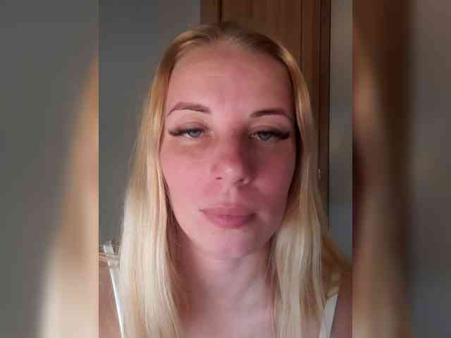 -nelya- webcam